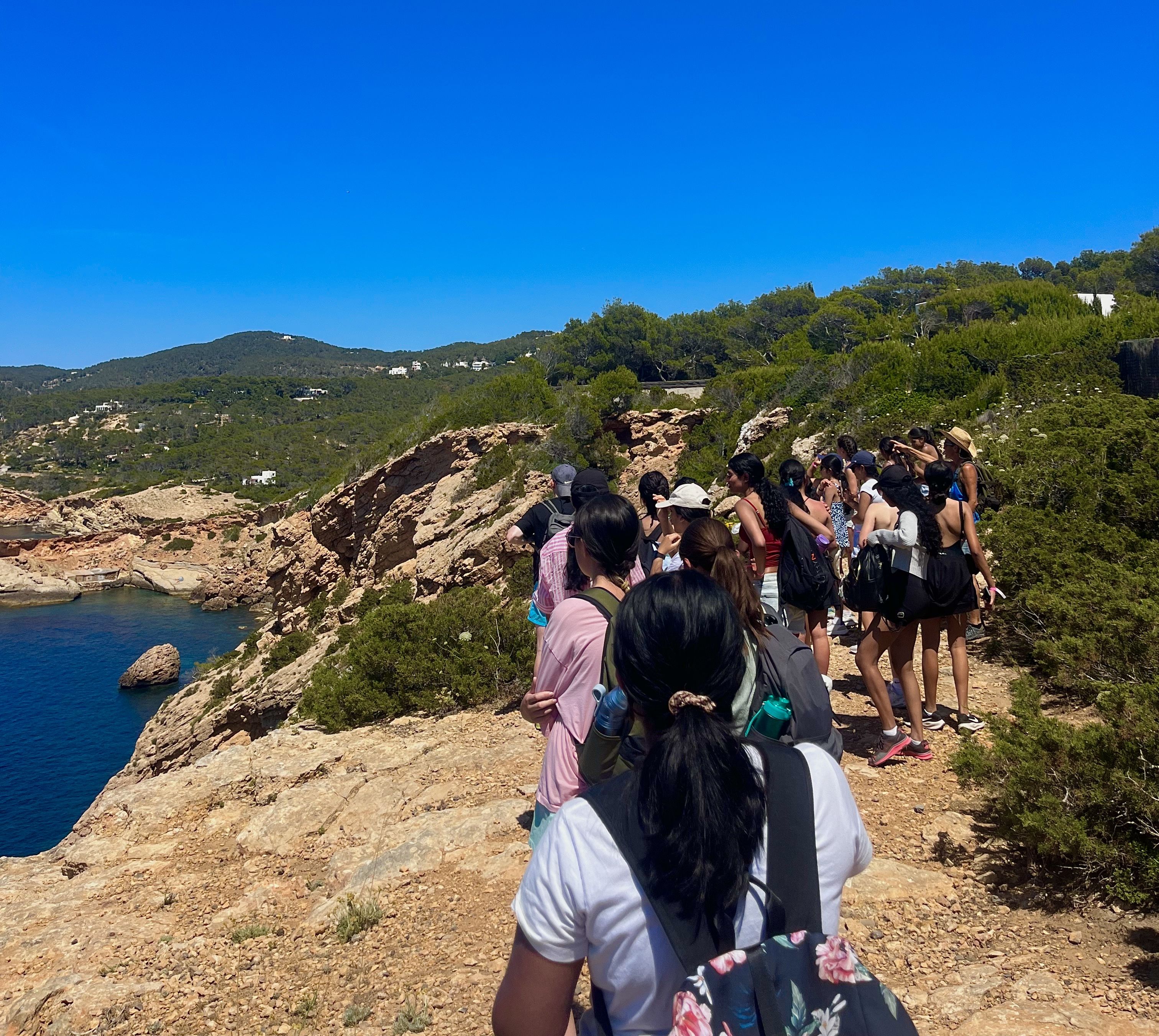 Meet the Sea - Senderismo y snorkel